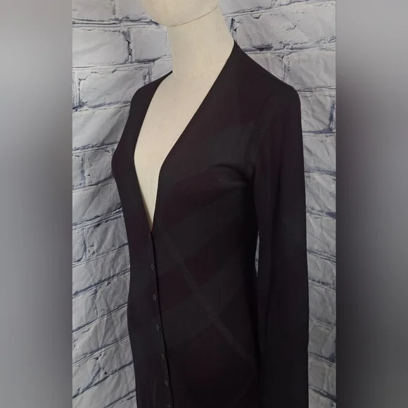 Burberry Women's 100% Silk Cardigan Sweater Dark Burgundy Check Medium - Picture 5 of 12